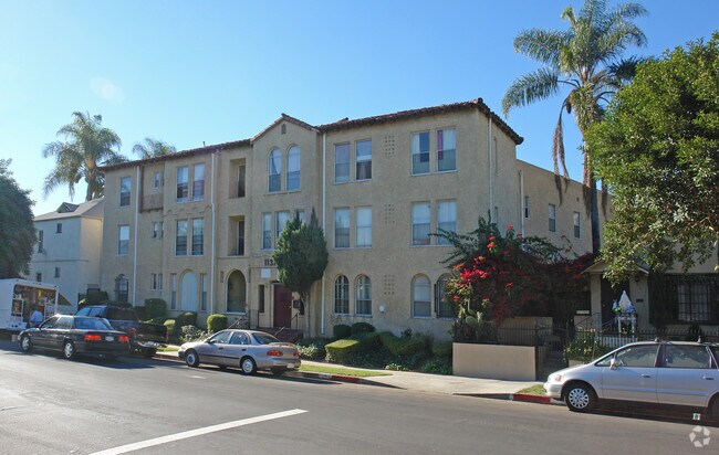 Building Photo - 1131 S Bronson Ave