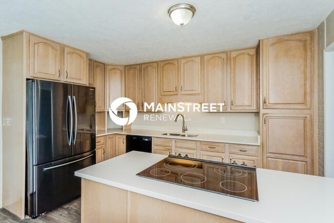 Building Photo - 3 Bedroom Pet-Friendly Home in LOUISVILLE, KY with Main Street Renewal