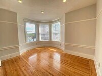 Building Photo - "Charming 1-Bedroom Oasis in the Heart of San Francisco!"