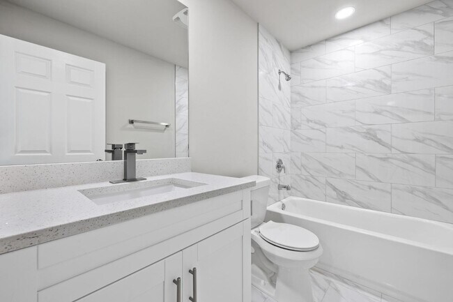 Building Photo - 2213 Kenneth Ave S