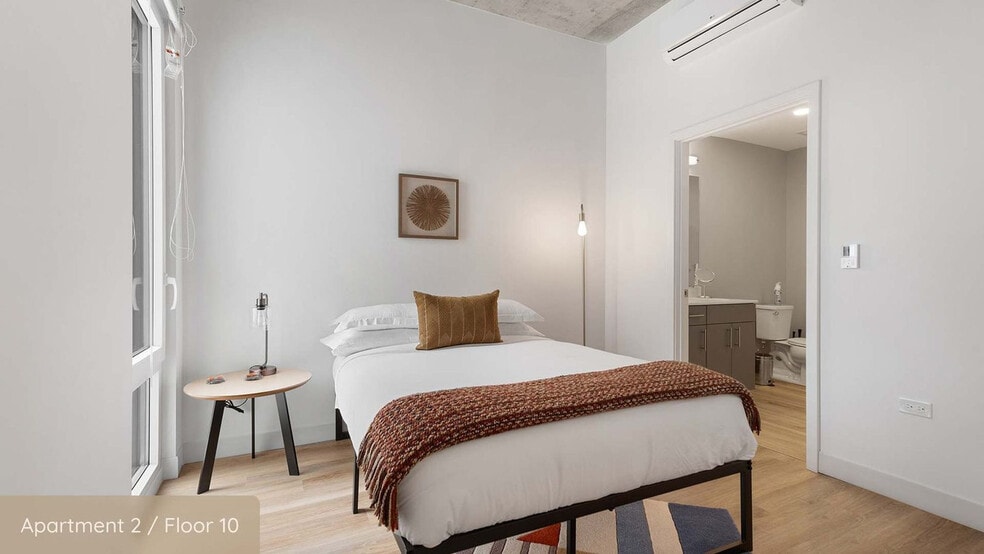 Building Photo - 853 W Blackhawk St