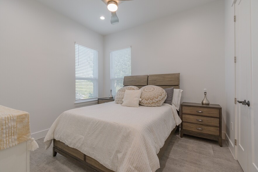 Building Photo - 21404 Lonesome Ct