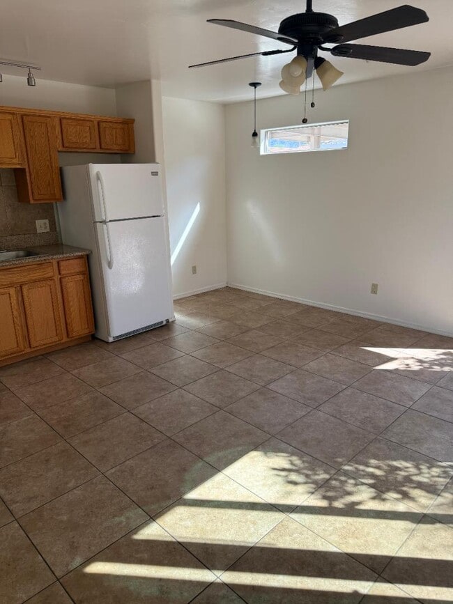 Building Photo - 1291 Vaquero Dr