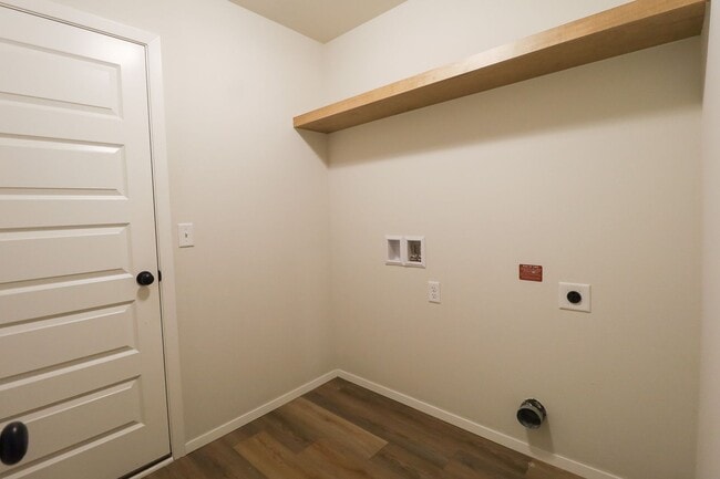 Building Photo - 4 Bed 2 Bath New Construction Home in Bixby