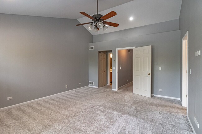 Building Photo - 403 Shadow Creek Dr
