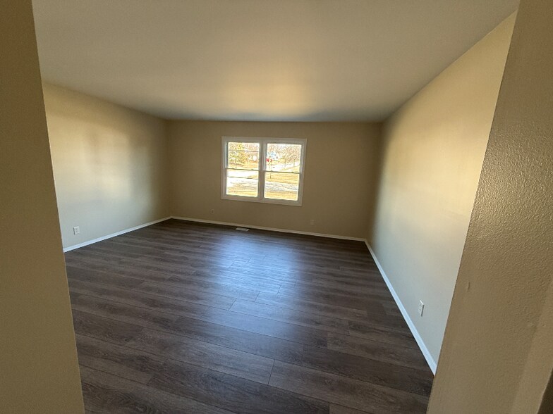 Building Photo - 1431 Brookwood Cir