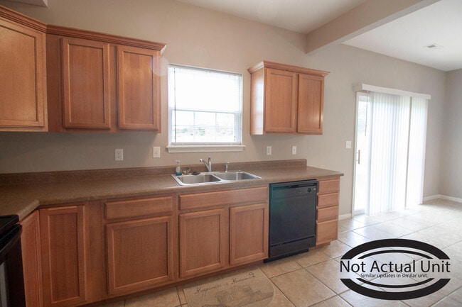 Building Photo - 5000 Derby Ridge Dr