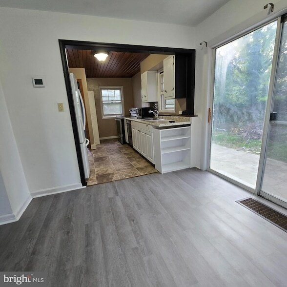 Building Photo - 21676 N Essex Dr