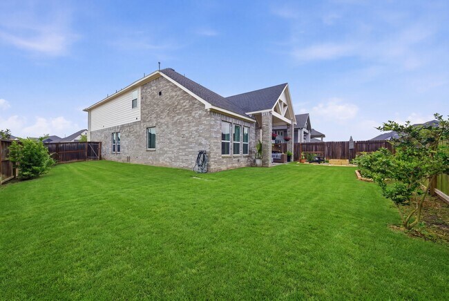 Building Photo - 31839 Grand Orch Ln