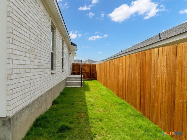 Building Photo - 5109 Rose Petal Ct