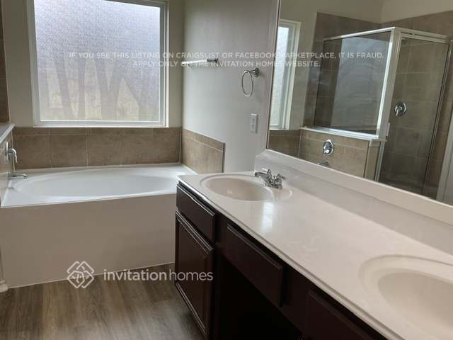 Building Photo - 25 Mira Loma Dr