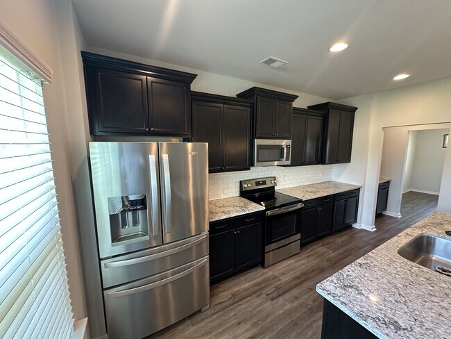 Building Photo - 74 Gracyn Ln