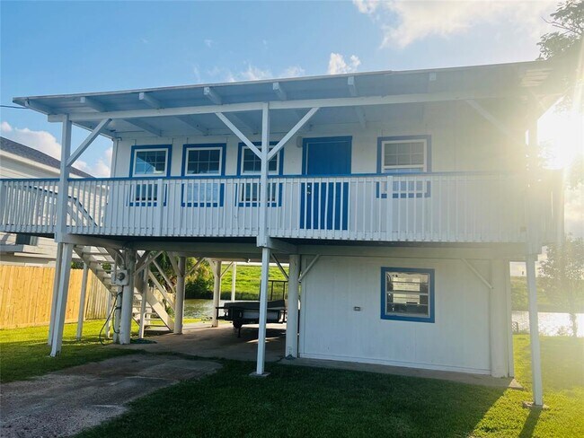 Building Photo - 227 Leeward Way