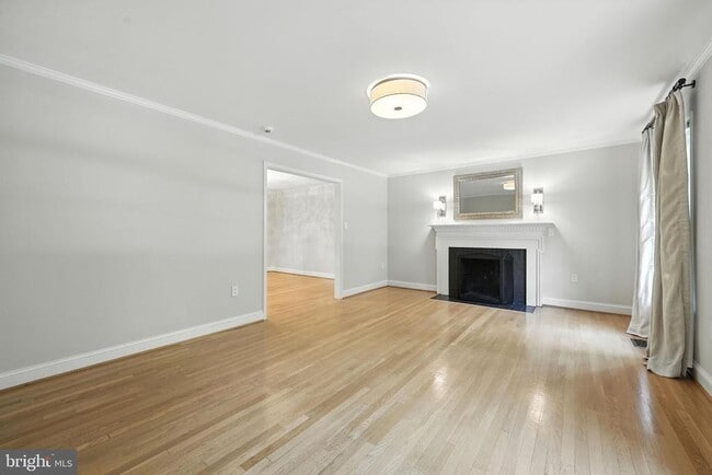 Building Photo - 10198 Cedar Pond Dr
