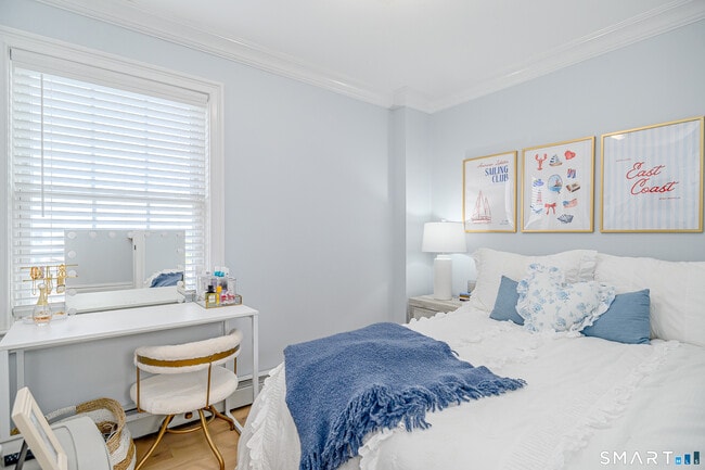 Building Photo - 1140 Fairfield Beach Rd