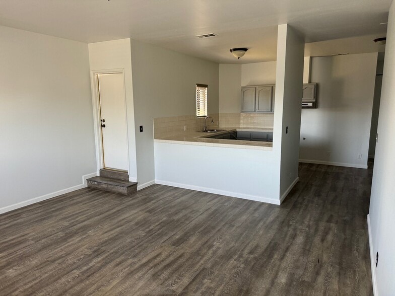 Building Photo - 1635 E Washington Blvd