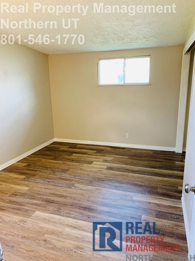 Building Photo - 3 Bed 1 Bath Ogden Home Now Available!
