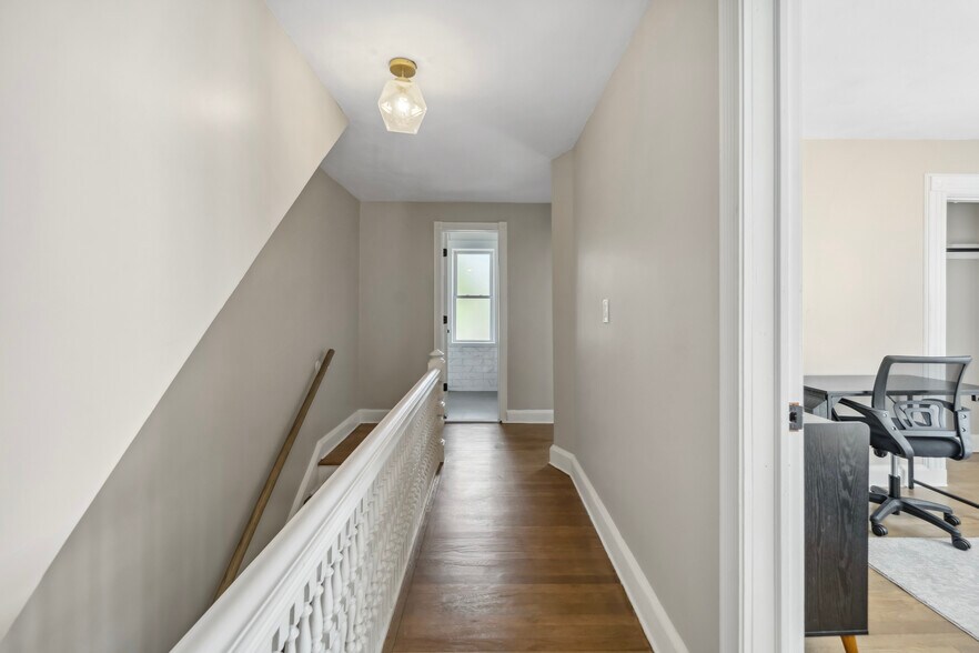 Building Photo - 95 Leroy St