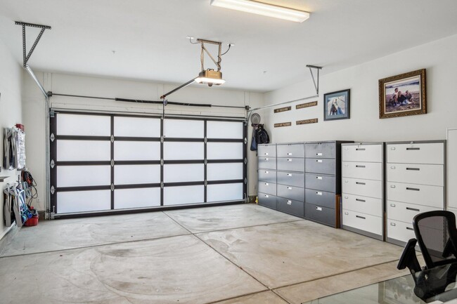 Building Photo - 51725 Pinnacle Vis Dr