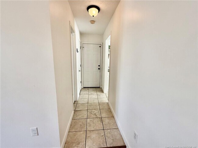 Building Photo - 234 Pender Rd