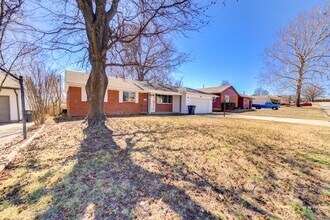 Building Photo - Gorgeous Midtown 3 Bedroom Remodel!