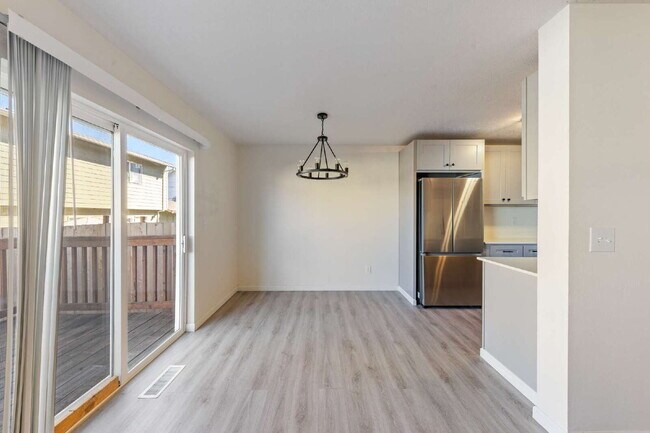 Building Photo - Newly Remodeled 3 bedroom Home