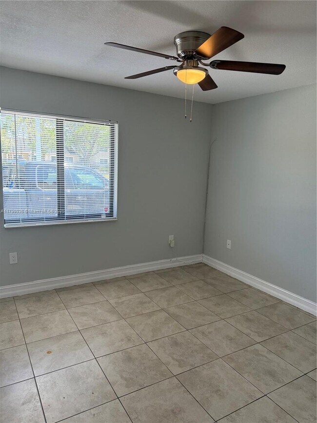 Building Photo - 26735 SW 139th Ave