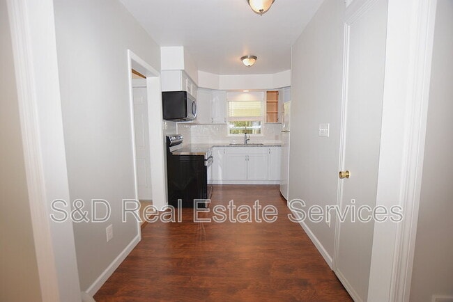 Building Photo - 636 Winfree Ave