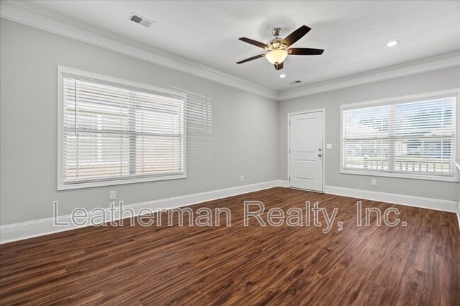 Building Photo - 417 Senate St