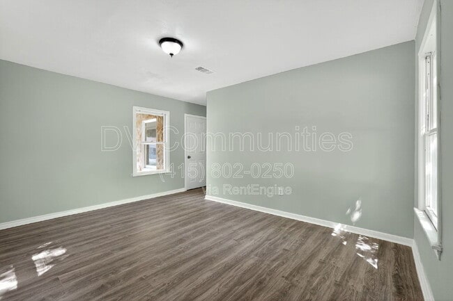 Building Photo - 709 S 7th St