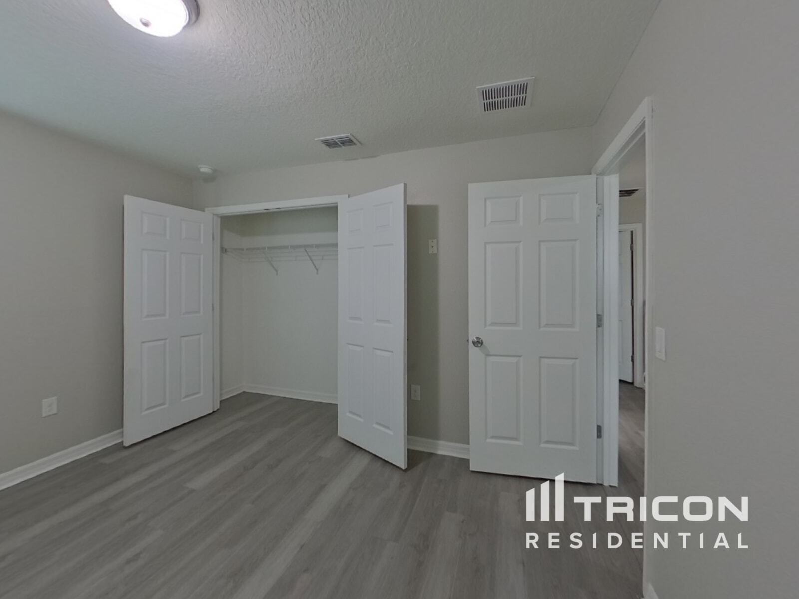 Building Photo - 5263 Villa Rosa Ave