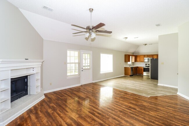 Building Photo - 4515 Kings Grant Dr