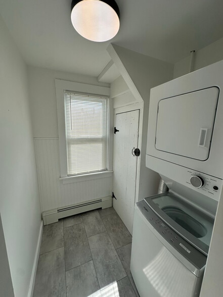 Building Photo - 29 Brayton St