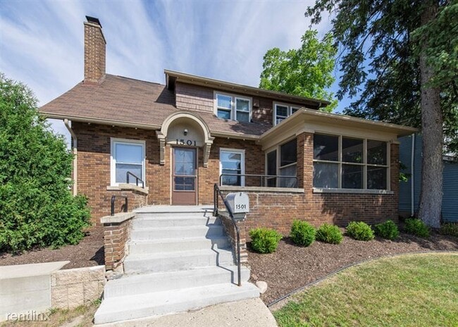 Building Photo - 1501 S State-House