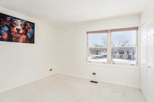 Building Photo - 712 Hamilton Ct