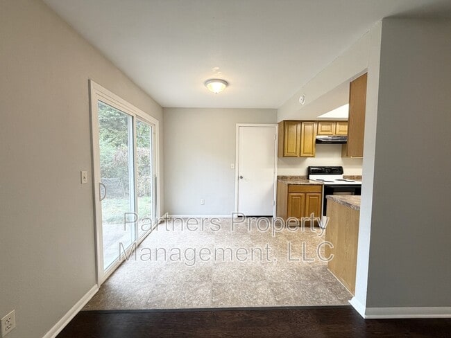 Building Photo - 408 W Nightingale Cir