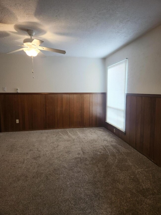 Building Photo - 8509 Bellehaven Pl NE