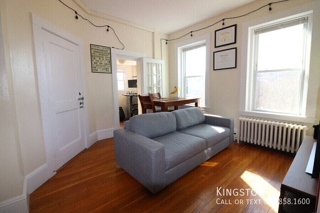 Building Photo - 1481 Beacon St