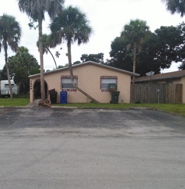 Building Photo - Stylish Fort Lauderdale 3/2 with Stainless...