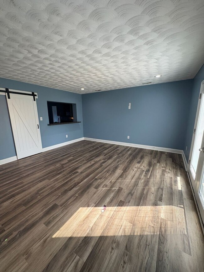 Building Photo - 1303 Collett Ln