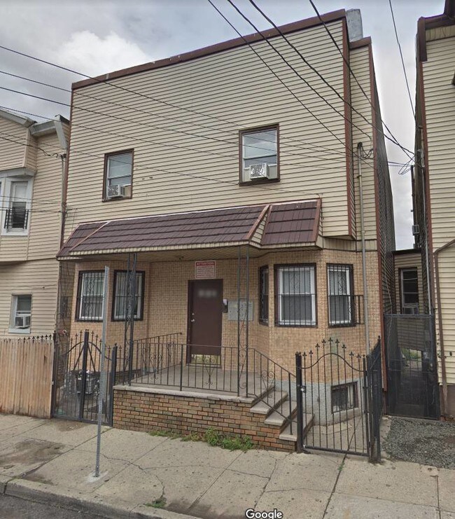 Primary Photo - 88 Highland Ave