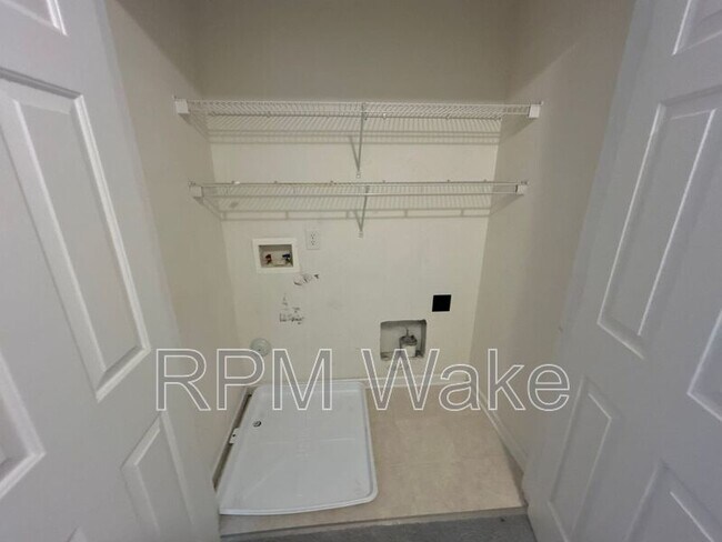 Building Photo - 8307 Glenwood Springs Ct