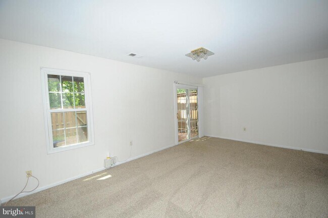 Building Photo - 6760 Cardinal Woods Ct