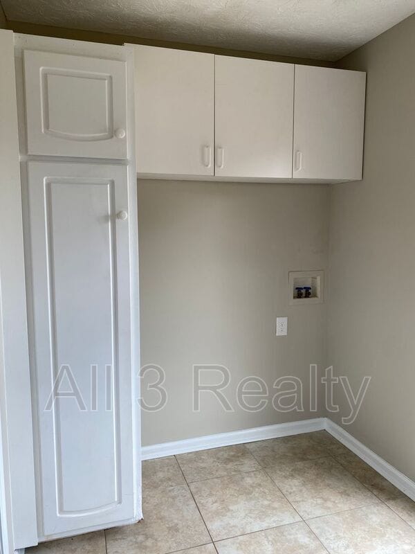 Building Photo - 349 Hambleton Ct