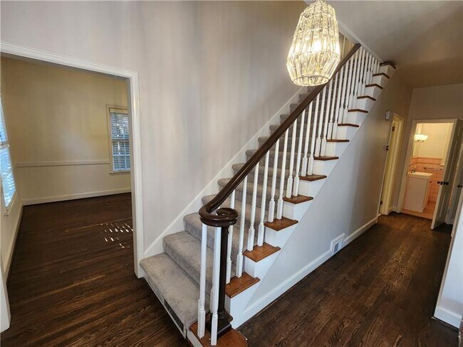 Building Photo - 65 Clarendon Ave