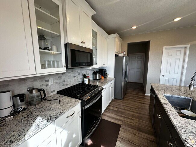 Building Photo - Available May! Beautiful home in Murphy Creek!