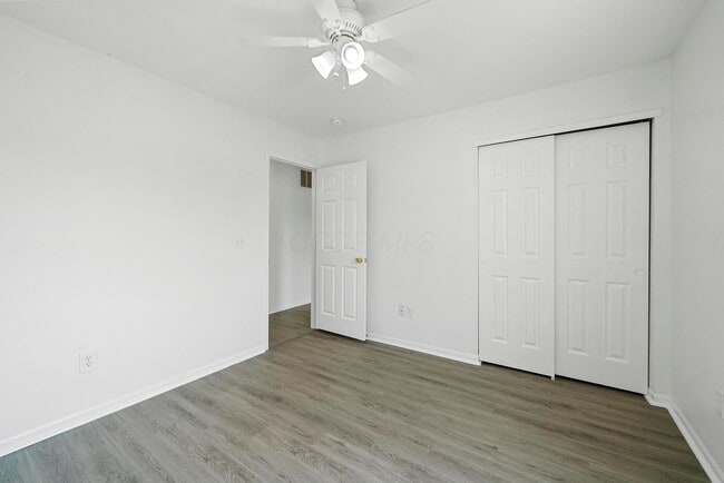 Building Photo - 4035 Redroyal Ave
