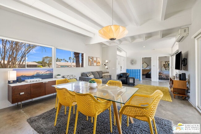 Building Photo - 2267 N San Antonio Rd