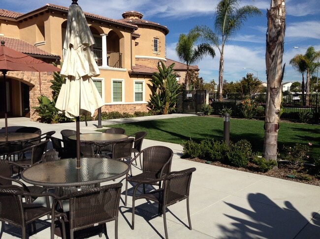 Building Photo - 10777 Canyon Grove Trail