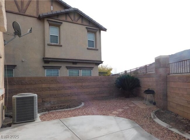 Building Photo - 1173 Paradise Mountain Tr